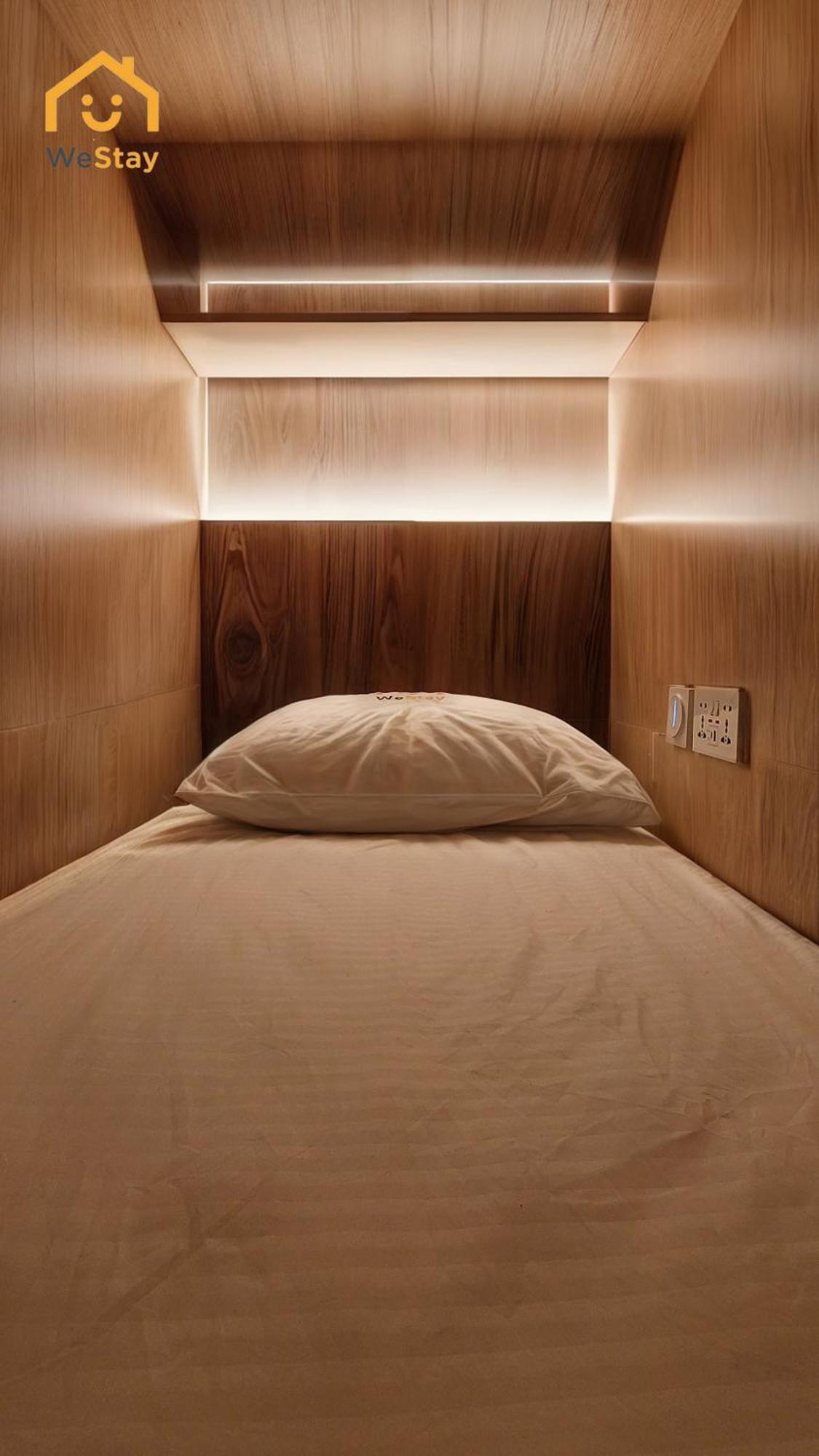 Westay Capsule Hostel Dubai Esterno foto
